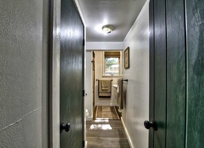 Interior - Lakefront Getaway w/ Beach & Pet Friendly (Levering)