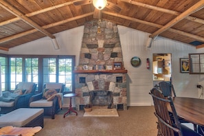 Interior - Vincent Lake Cabin #1 (Levering)