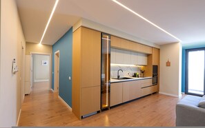 Kühlschrank, Ofen, Herdplatte, Geschirrspüler