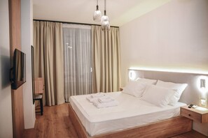 1 bedroom, desk, free WiFi - Parrot's Home in Plazhi San Pietro (Plazhi San Pietro)