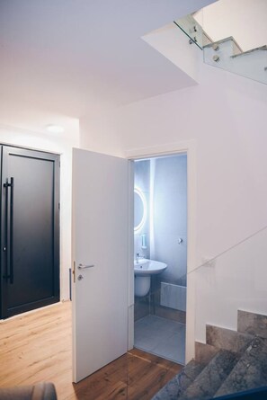 Bathroom - Parrot's Home in Plazhi San Pietro (Plazhi San Pietro)