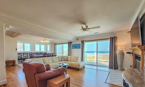 Smart TV - Oceanside Manor – High Tide: Beachside Luxury (Surf City)