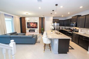 Villa | 5 bedrooms - Simply Amazing 5BR Chic Retreat Themed Fun Style (Clermont)