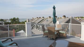 Condo, vista a la ciudad | Terraza o patio
