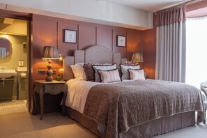 Fancy Room | Sengetøy av topp kvalitet, safe på rommet og skrivebord