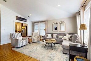 Fernseher, Tischtennisplatte