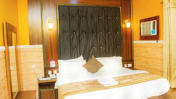 Economy Room, Balcony, City View | Desk, laptop workspace, blackout drapes, soundproofing
