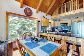 Dining - Stunning 3BR Home with Wifi, Unobstructed Views, and Private Hot Tub on 15 Acres (Bryson City)