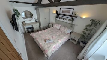 Cottage | 2 bedrooms, individually decorated, individually furnished, free WiFi
