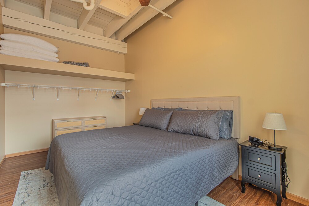 Picture of Downtown I Keyless Entry I Smart TV I Free Parking I King Bed - Fargo ...