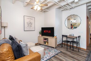 Smart TV - Downtown I Keyless Entry I Smart TV I Free Parking (Fargo)