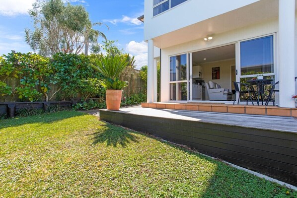 Terrace/patio - Wonderful Guest Suite Steps to St Heliers Beach (Auckland Central Suburbs)