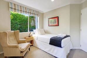 2 bedrooms, iron/ironing board, free WiFi, bed sheets - Wonderful Guest Suite Steps to St Heliers Beach (Auckland Central Suburbs)