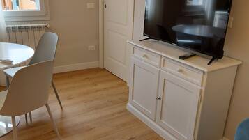 Deluxe-Maisonette, Kanalblick | Wohnbereich