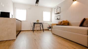 Deluxe Studio | Private kitchenette