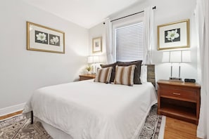 2 bedrooms, desk, iron/ironing board, WiFi