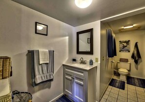 Shower, towels