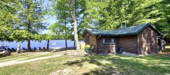 Pet Friendly Lakefront Cabin Firepit