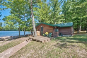 Exterior - Pet Friendly Lakefront Cabin Firepit (Levering)