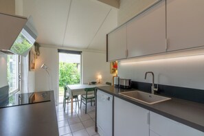 บ้านพัก | ครัวส่วนตัว | เก้าอี้กินข้าวสำหรับเด็ก