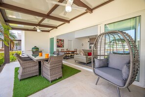 Outdoor dining - Stylish Playa Avellanas home with private pool, hot tub, and scenic views (Playa Avellanas)