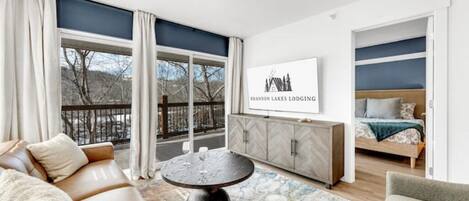 2 habitaciones, tabla de planchar con plancha, cuna de viaje y wifi