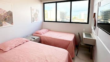 Apartment | 2 bedrooms, blackout drapes, iron/ironing board, free WiFi