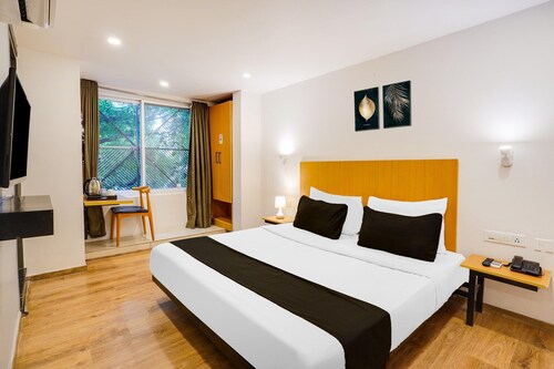 Super Townhouse Oak Indiranagar