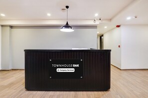 Reception - Super Townhouse Oak Indiranagar (Bengaluru)