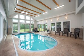 Indendørs pool, opvarmet pool