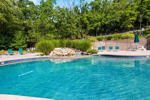 Pool - Lake Ozark retreat with shared pool, private hot tub, deck & grill (Osage Beach)