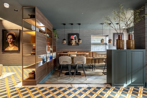 Modern Stay in Historic Delft