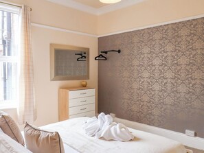 7 bedrooms, individually decorated, individually furnished, free WiFi - Tennyson Grange (Bridlington)