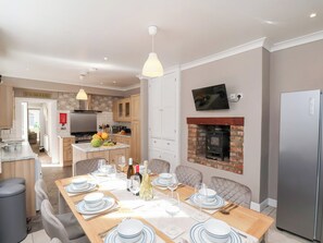 Dining - Tennyson Grange (Bridlington)