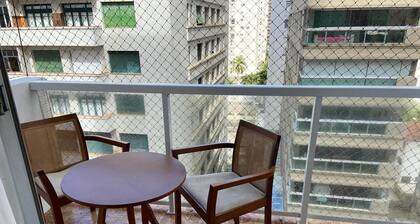 Well located apartment in Pitangueiras 3 bedrooms 3 bathrooms 40m from the beach