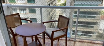 Well located apartment in Pitangueiras 3 bedrooms 3 bathrooms 40m from the beach