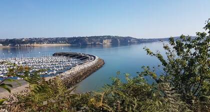 Harbour-side duplex - Sea views from every room in Morgat