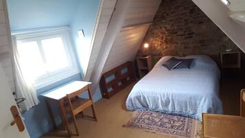 2 chambres, fer et planche à repasser, Wi-Fi gratuit, draps fournis
