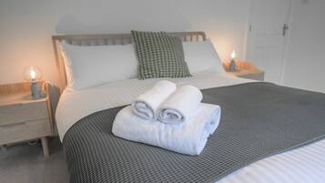 3 bedrooms, iron/ironing board, free WiFi, bed sheets