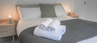 Beautiful, modern 3 bedroom house with stunning views