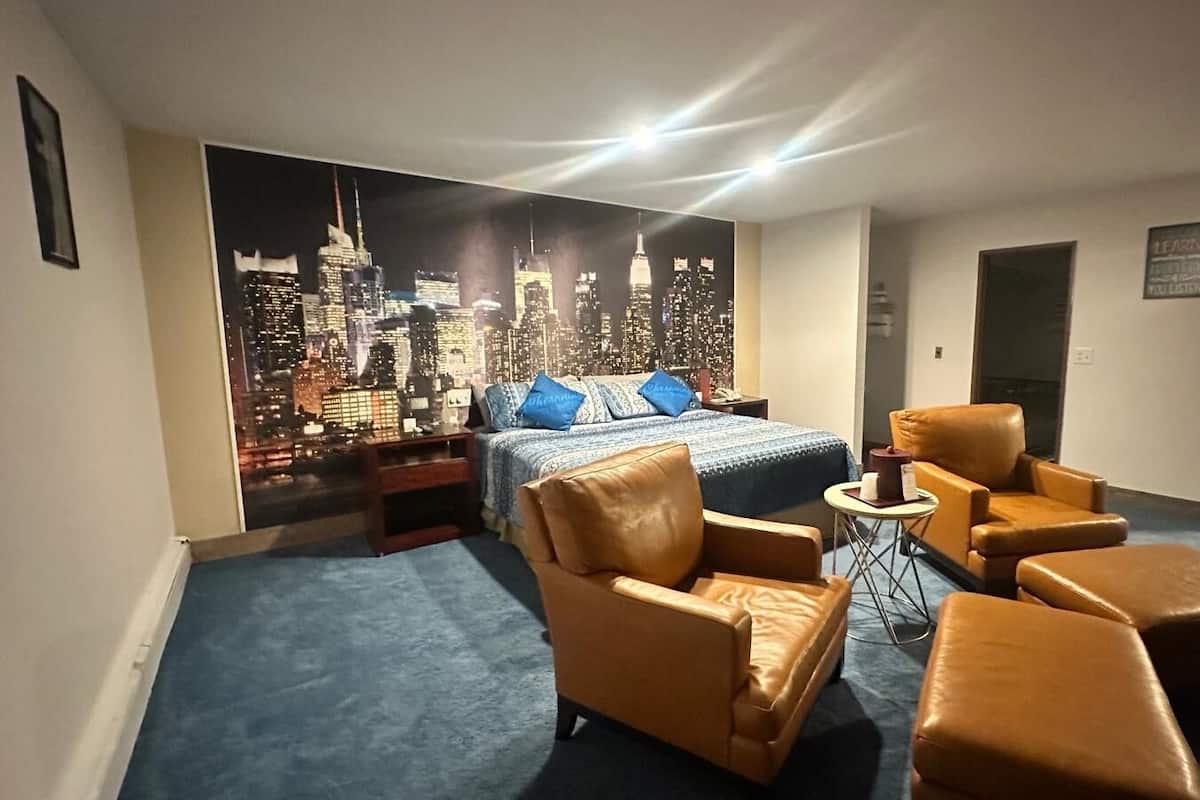 Deluxe Suite | 1 bedroom, soundproofing, free WiFi, bed sheets