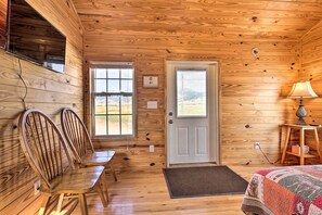 2 bedrooms, WiFi, bed sheets, wheelchair access