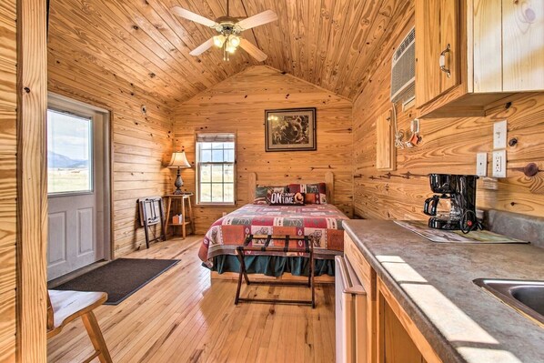 2 bedrooms, WiFi, bed sheets, wheelchair access