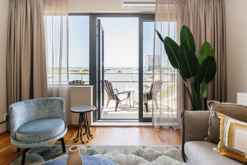 Lovely Apartment by the Beach