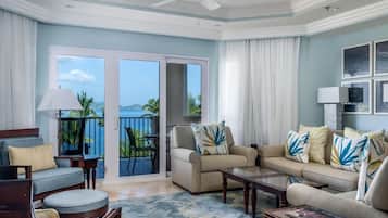 Luxury Residence 2-Bedroom with Ocean View and Kitchen | 2 bedrooms, hypo-allergenic bedding, in-room safe, laptop workspace