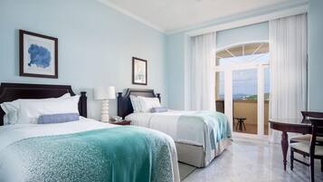 Luxury Suite 2-Bedroom with Ocean View and Kitchen | Hypo-allergenic bedding, in-room safe, laptop workspace