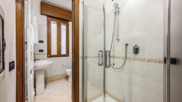 Apartament Comfort | Bany | Sabatilles