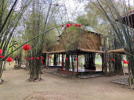 Front of property. Bobo Glamping