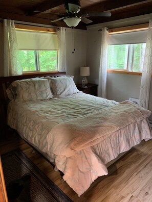 4 bedrooms, WiFi, bed sheets