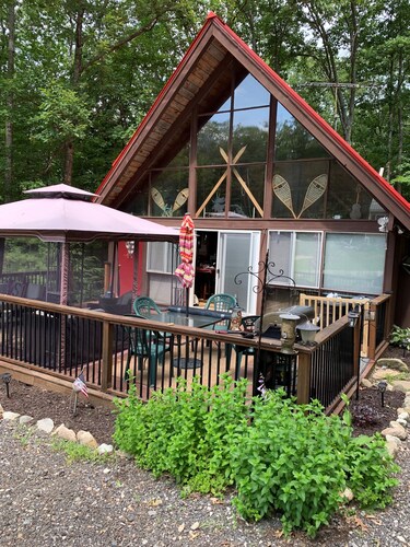 Cozy and Comfortable "A" Frame Chalet minutes from Downtown Wolfeboro